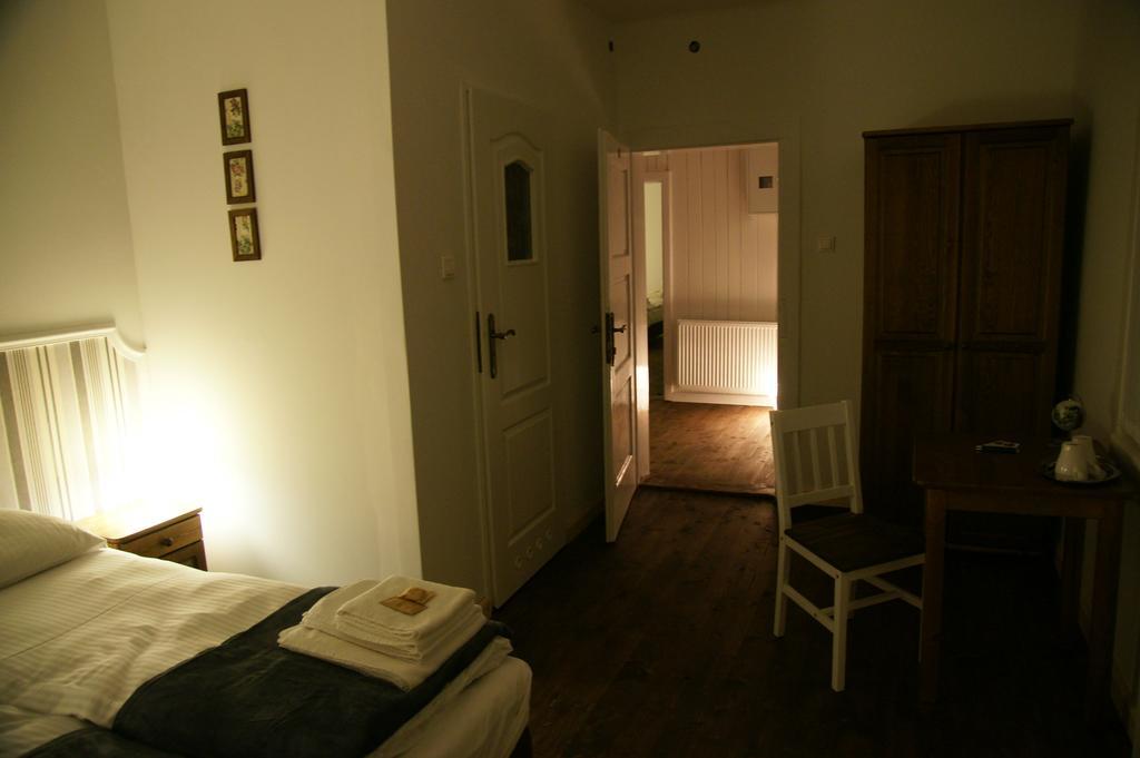Willa Zwolakowka Bed & Breakfast Истебна Стая снимка
